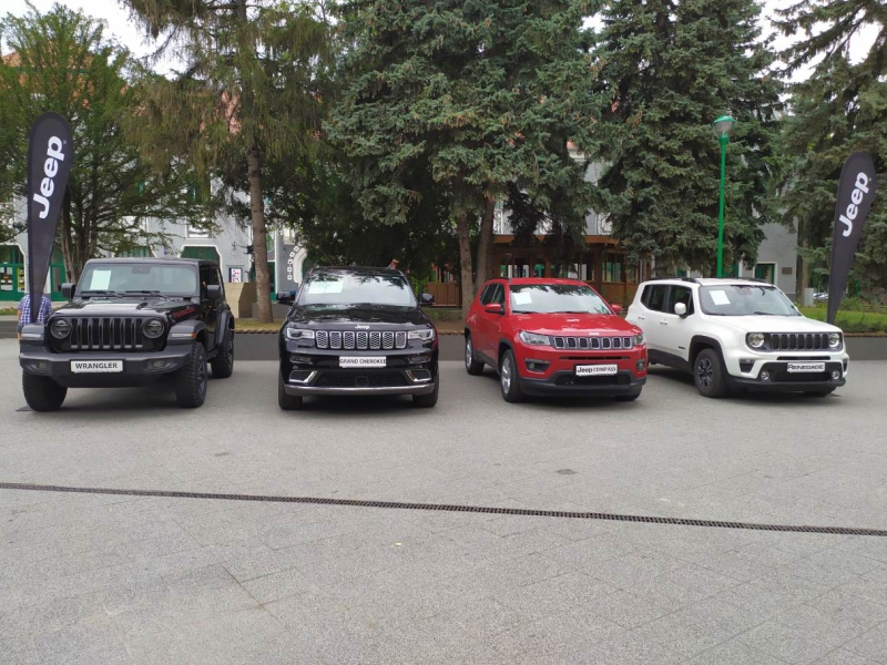 JEEP modellek Kiskunhalas főterén