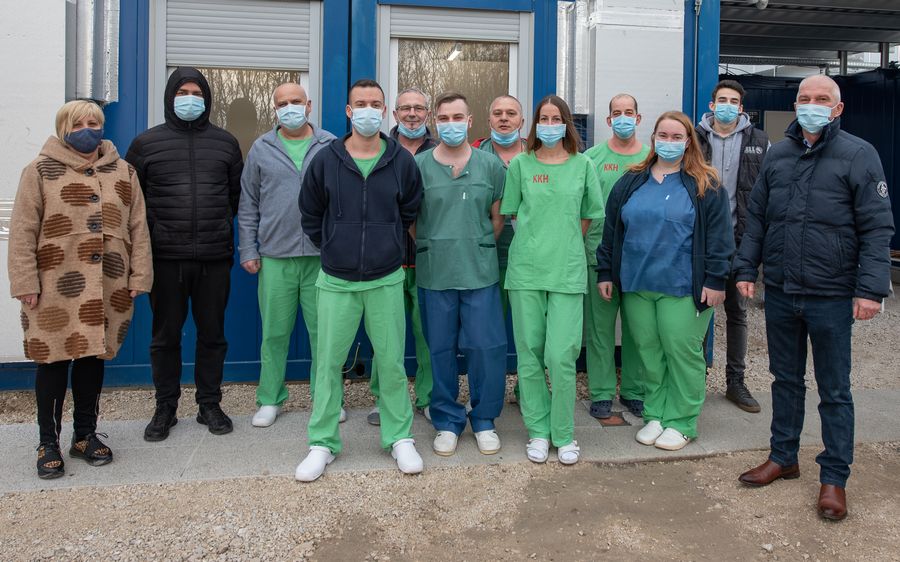 Halászlé adomány a kórházi ügyeletben lévőknek