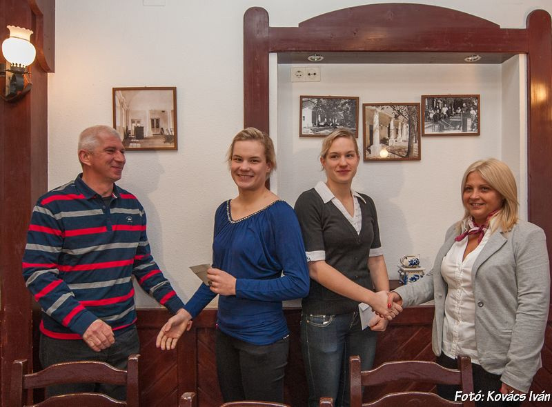 Év végi úszótámogatás