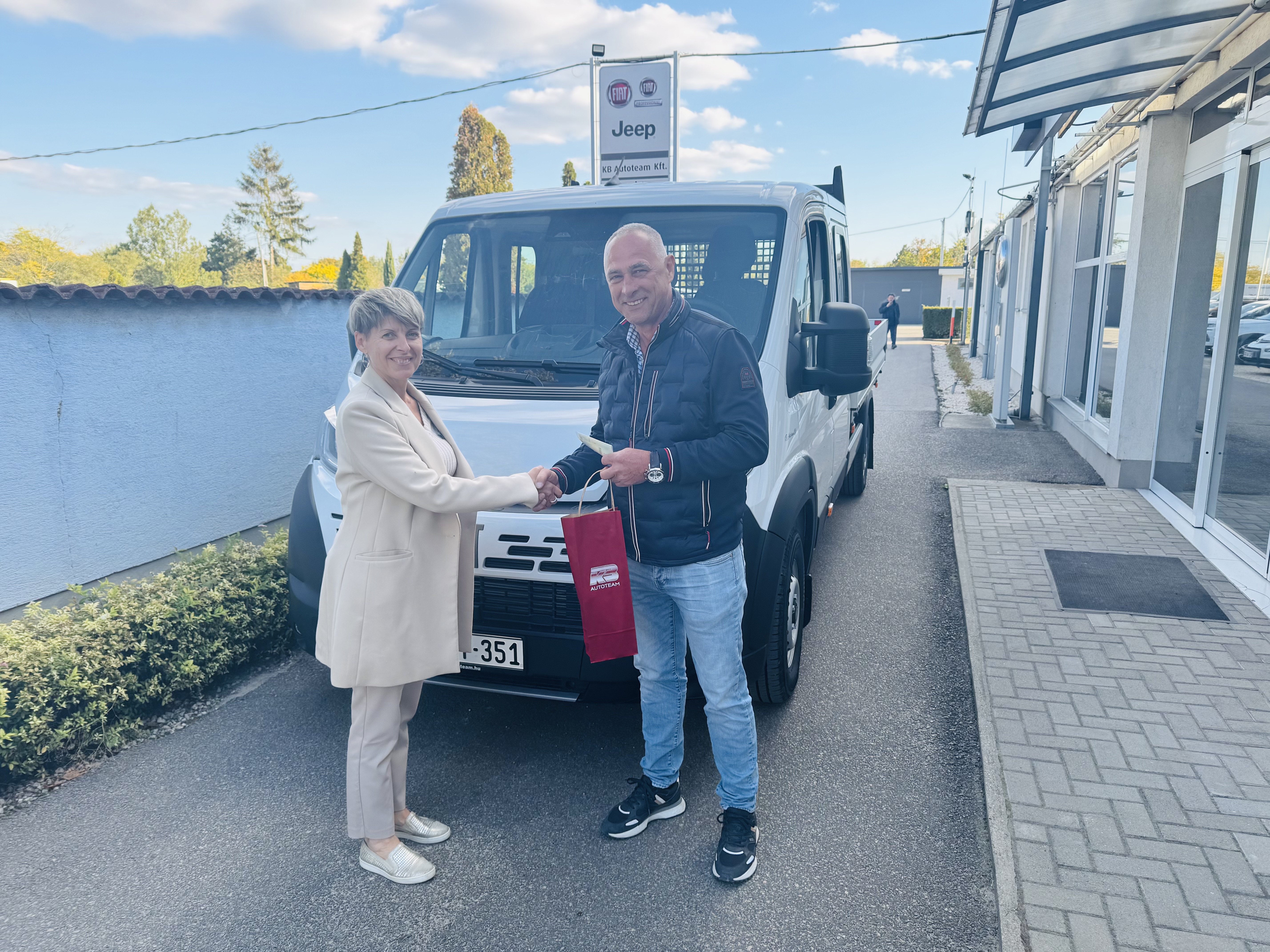 Fiat Ducato átadás a Fliesenbau Kft.-nek – újabb elégedett partnerünk a volán mögött